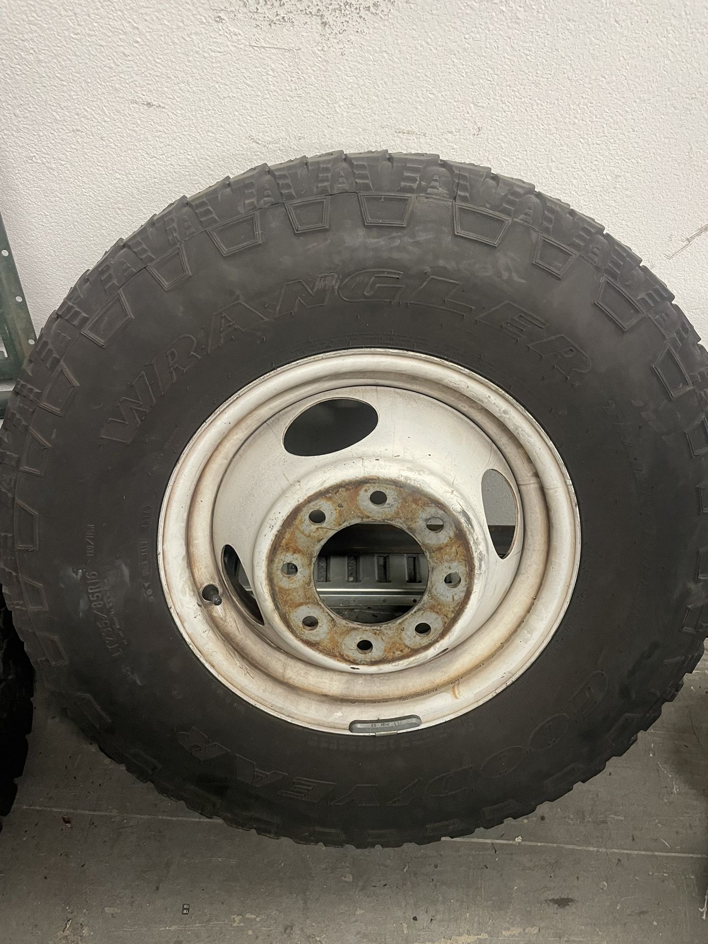 1988 Chevy Dually Wheel for Sale in Santa Fe Springs, CA - OfferUp