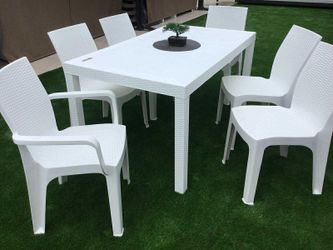 JUEGO DE Mesas PARA PATIO-JARDIN O PISCINA -/RESINA -