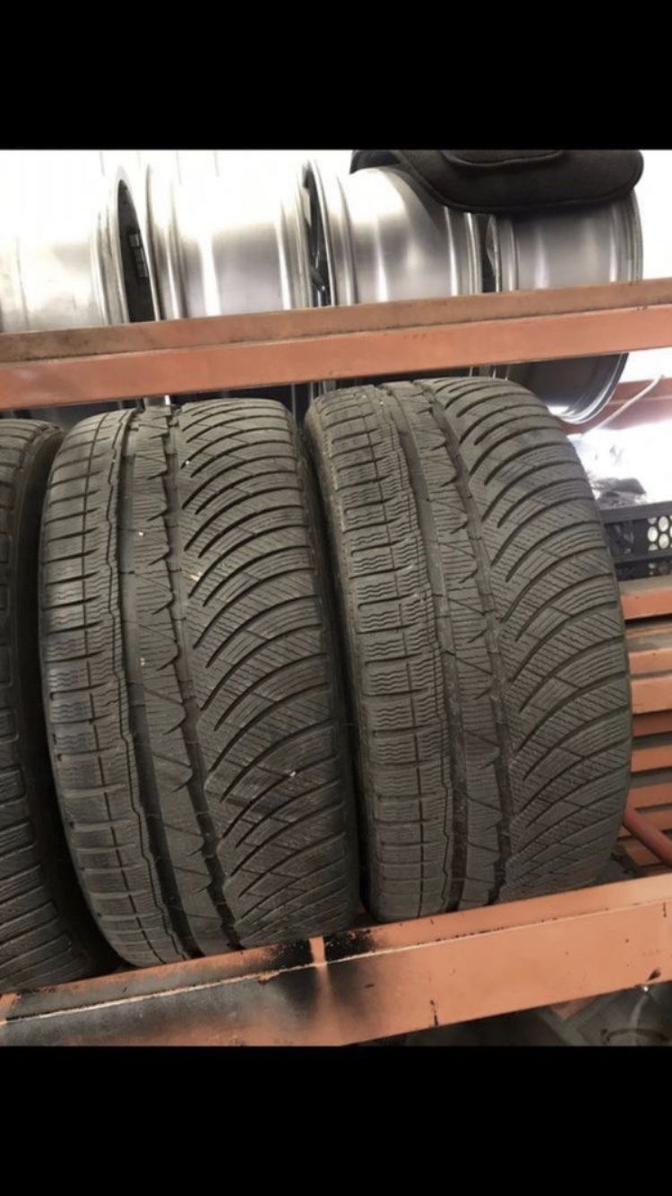 255/35R19 MichelinPILOT ALPIN PA4