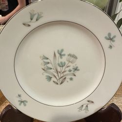 Vintage Mikasa Narumi Fine China 6.5” appetizer/dessert plates Set Of 8 Sonata 5230