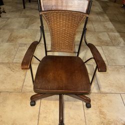 Old School  Estate Wood Office Chair Swivel Pick Up 89131 Zip