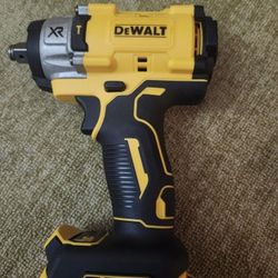 20v DeWalt Impact Wrench 1/2 In Tool Only 