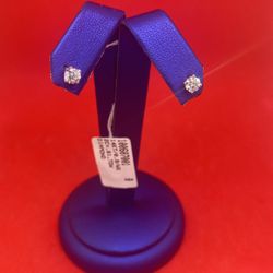 14KT White Gold Diamond Earrings