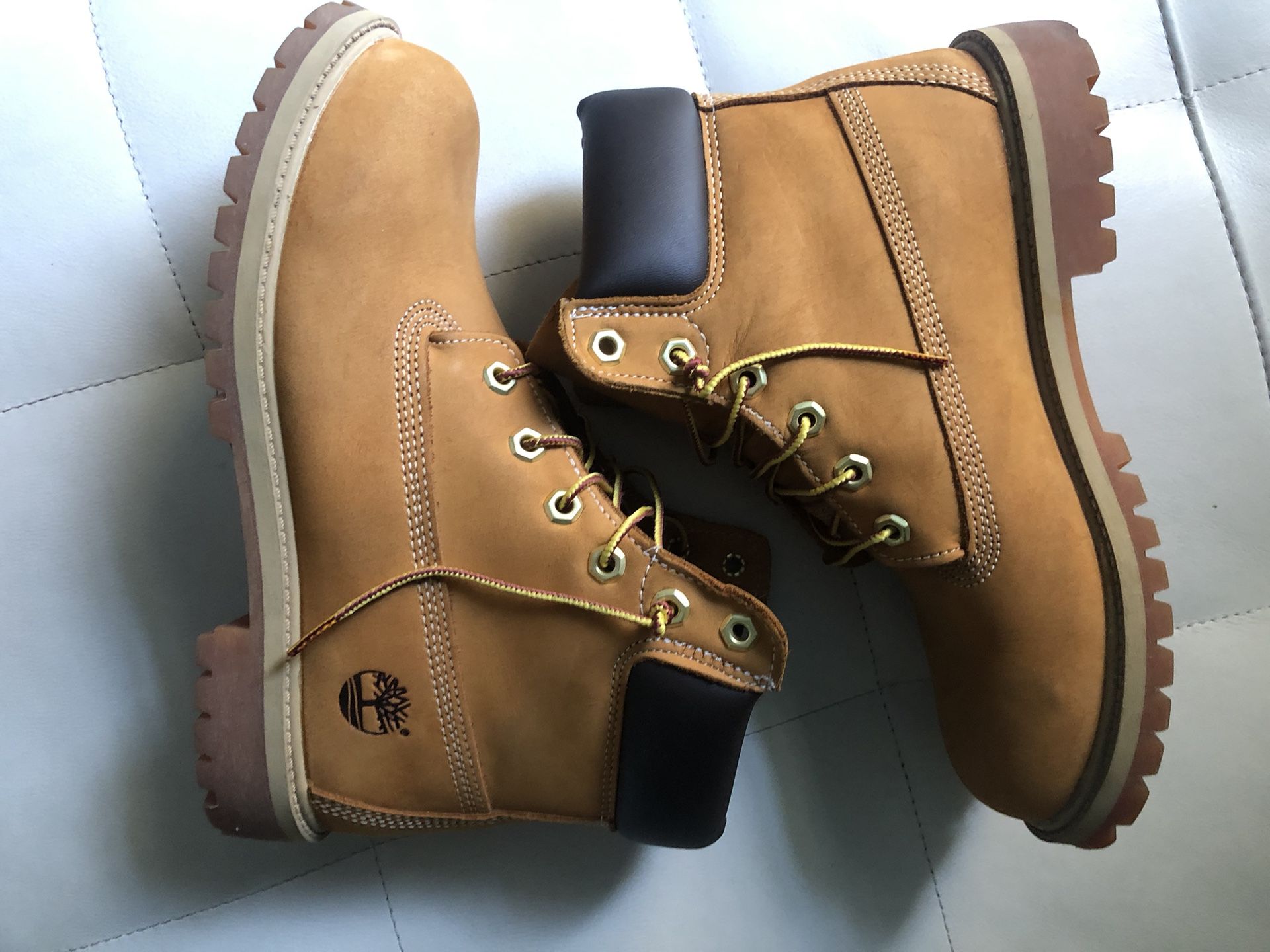 Junior Youth Timberlands Size 6 