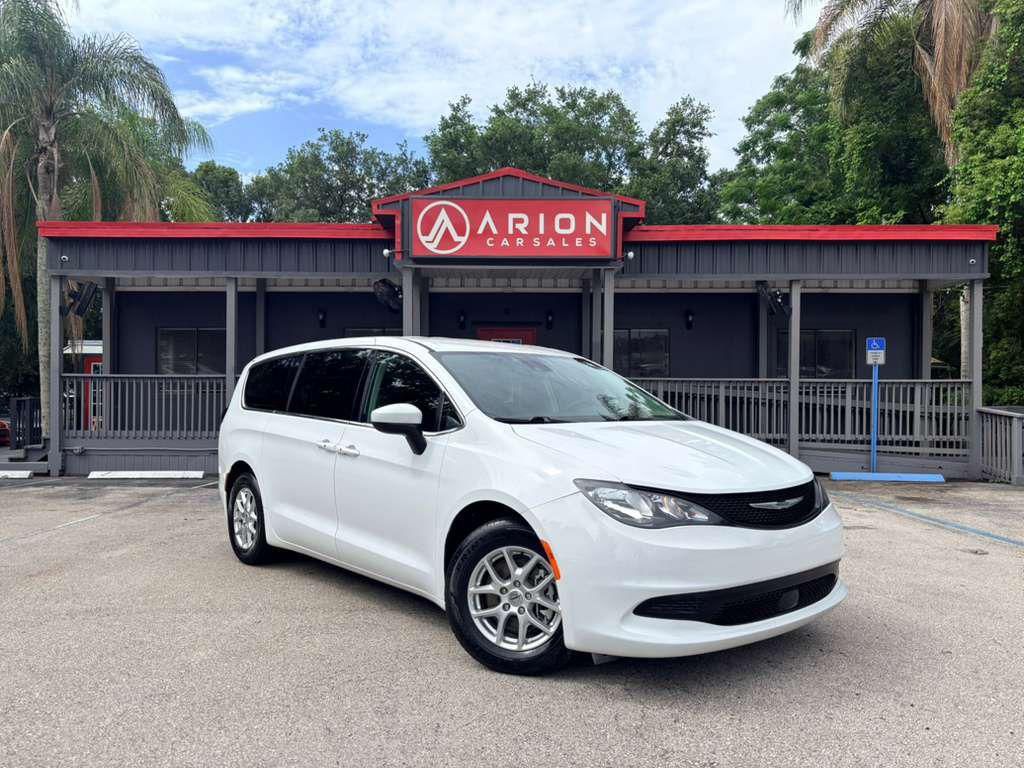 2023 Chrysler Voyager