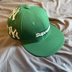 Supreme Hat Size 7 1/4