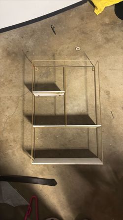 Gold Metal Wire Wall Shelf