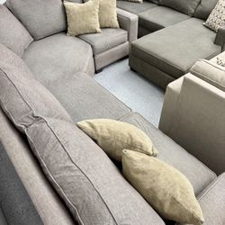 BLACK FRIDAY WEEK SALE – SOFA & SECTIONAL EVENT 