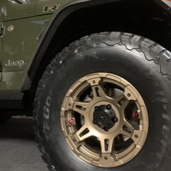 Teraflex Nomad split Spike Jeep JL Wheels Tires 37”