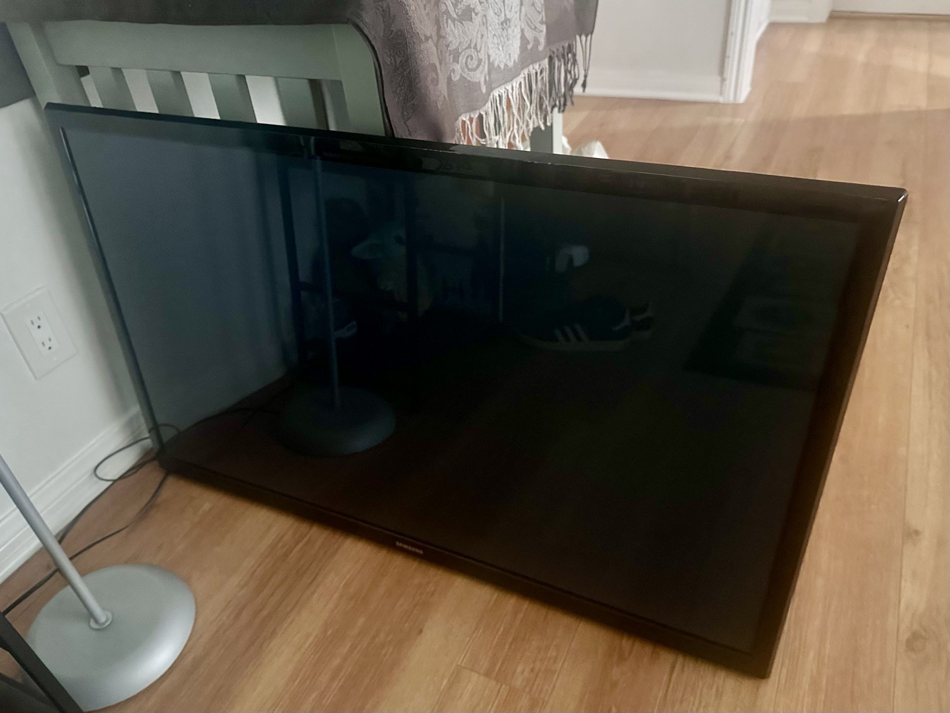 Samsung 43” HD Plasma TV - WITH MOUNT
