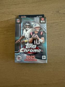 Topps Chrome 2025 NFL Hanger Box