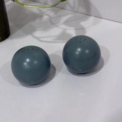 Vintage Mid Century Modern Japan Art Deco Round Turquoise Blue Salt and Pepper Shakers Set
