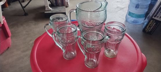 Set de jarra y vasos de coca cola