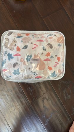 Little Grape Land Nursing Pillow 