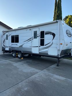 2012 Salem cruise lite 25ft with slide out