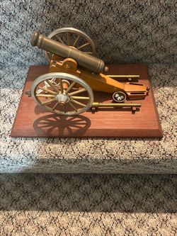 Replica of a Civil War artillery/cannon