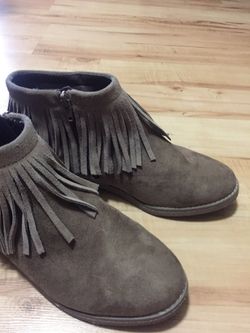 Botines nuebos size 7