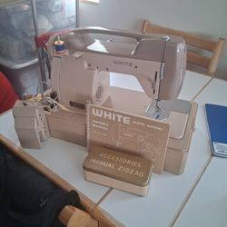 WHITE Sewing Machine Model (764) Tan Color