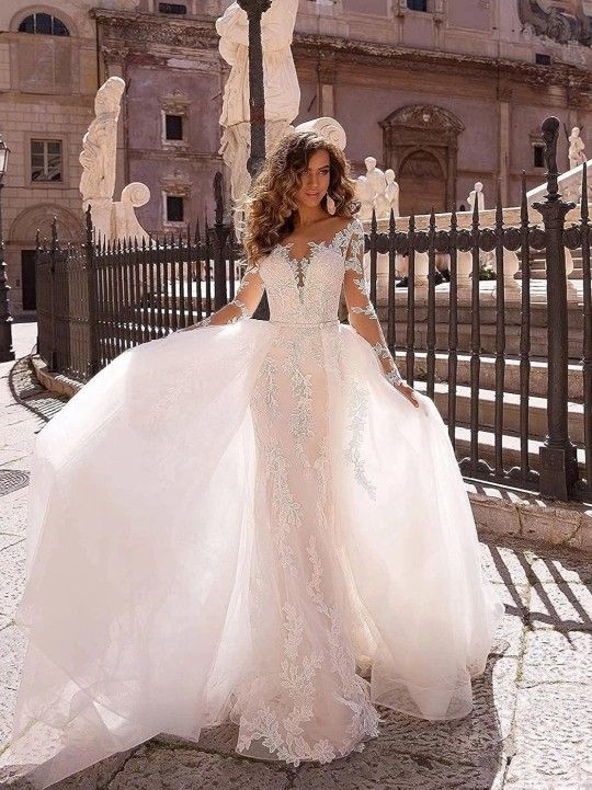Lots and Lots of Wedding Items for Sale
