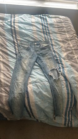 Light Wash Distressed Skinny Jeans ( PURPLE)