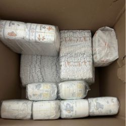 Newborn pampers and Huggies diapers total  324