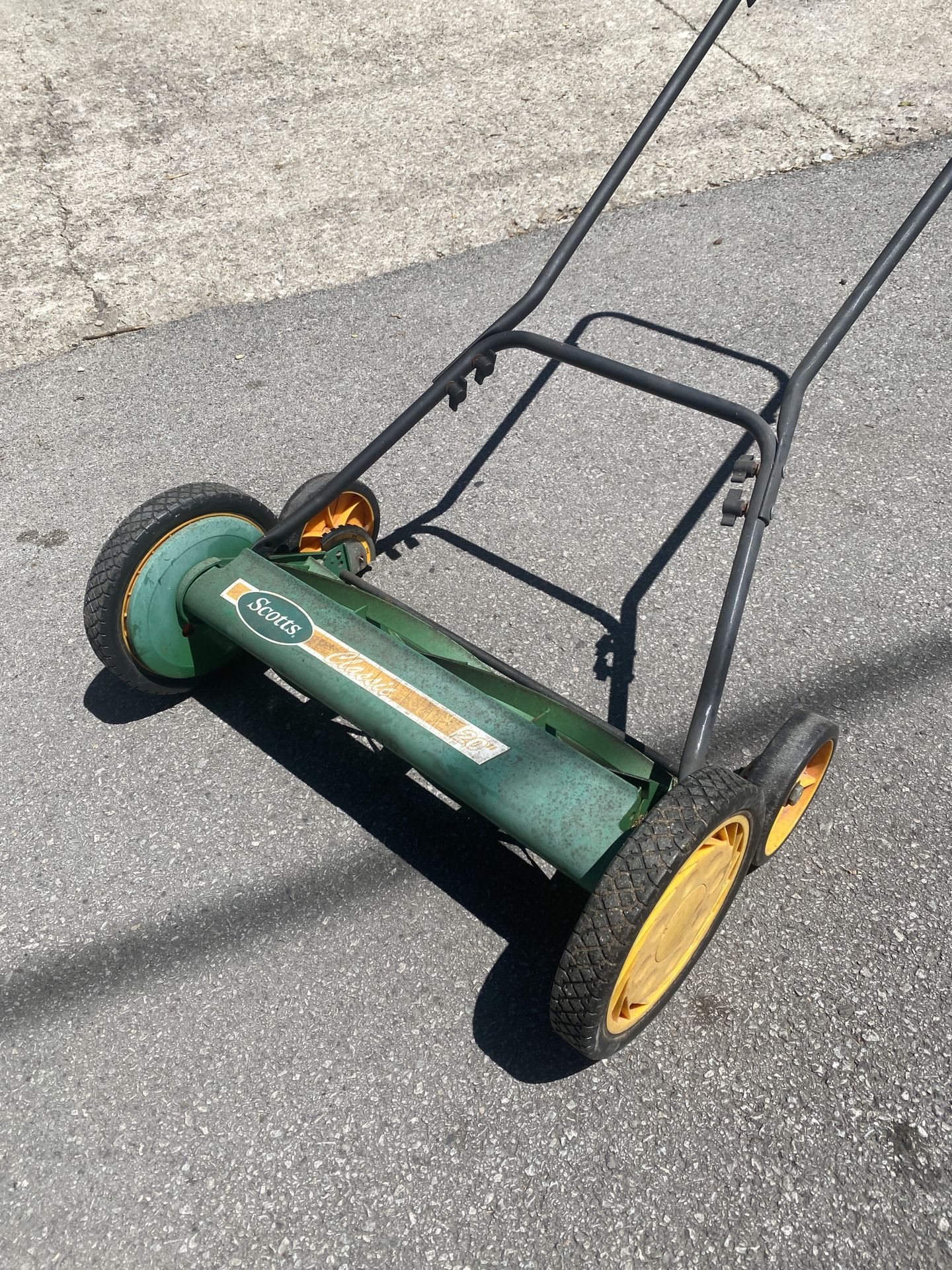 Manual Lawn Mower - Vintage!!!!