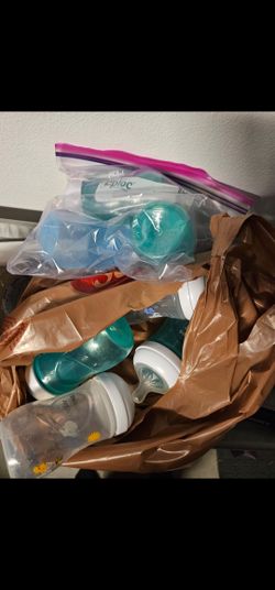 8 Philips Natural Advent 9oz Bottles With Nipples