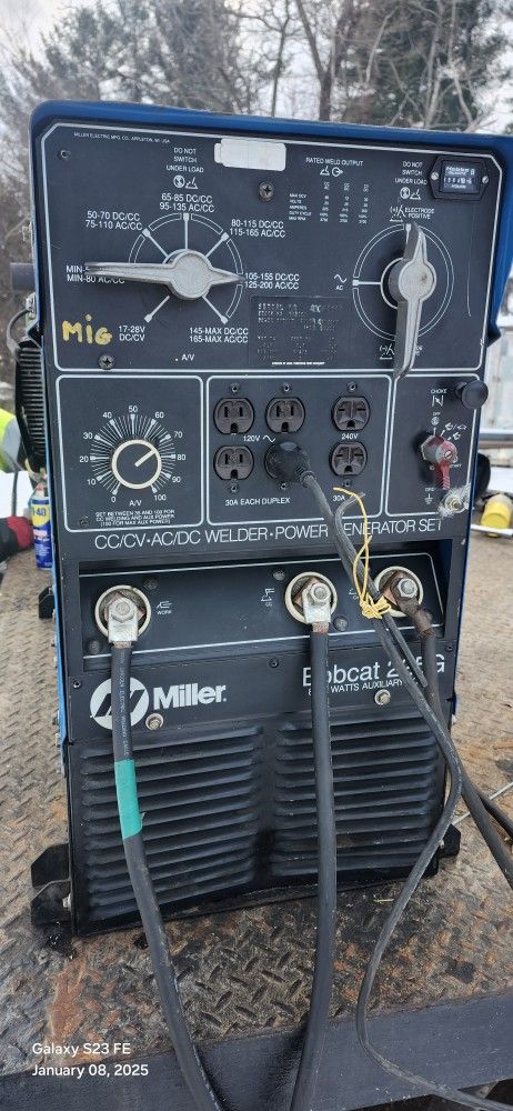 Miller bobcat 225G & millermatic S-32SC12 WIRE FEEDER with Gas and No Gas