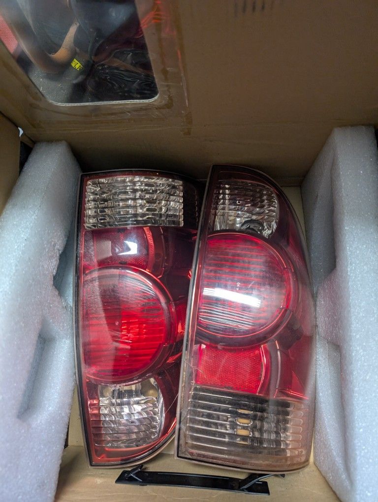 2008 Tacoma Tail Lights