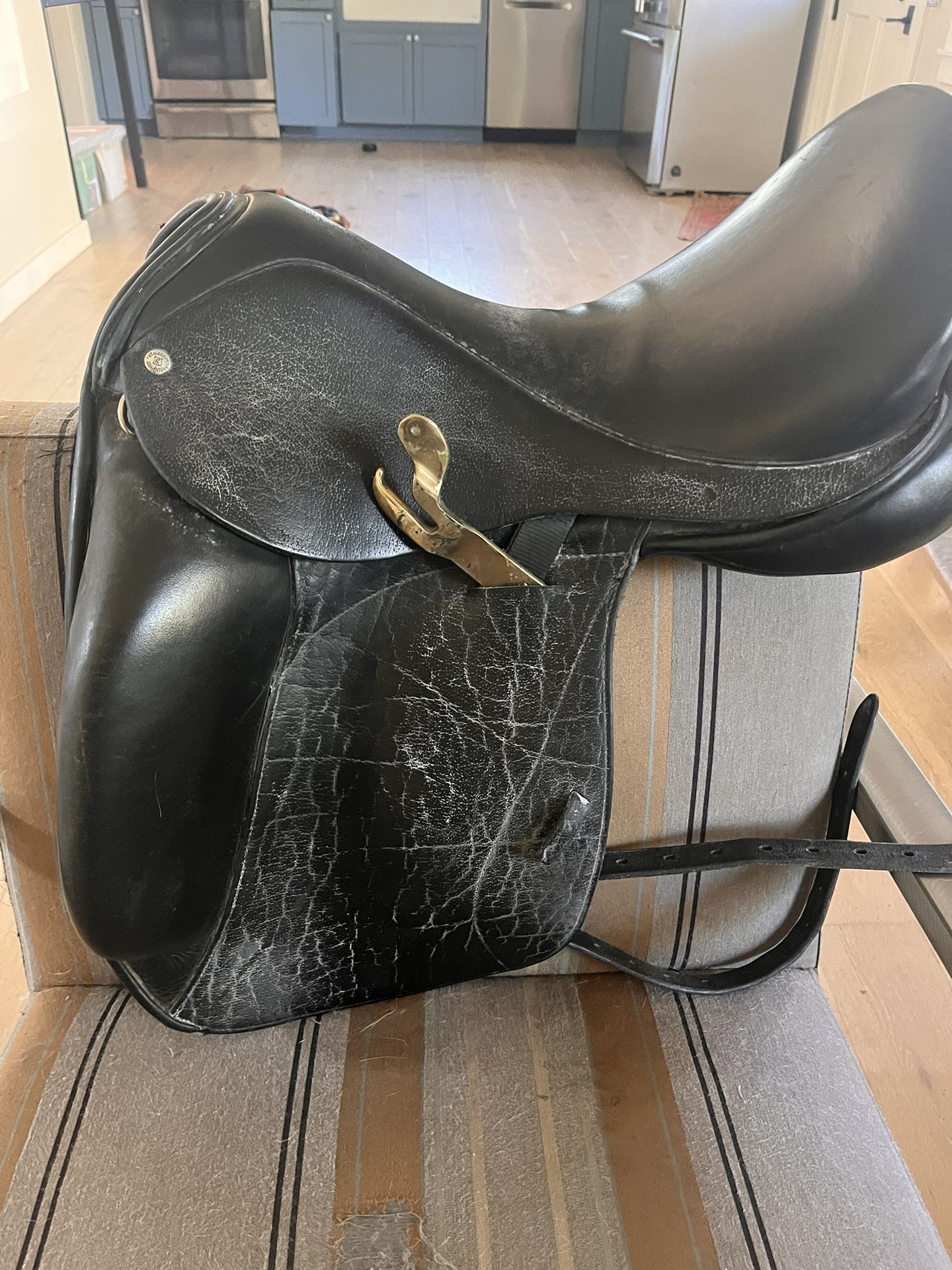 17 Inch Custom Saddlery Dressage Saddle