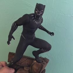 Black Panther Statue 