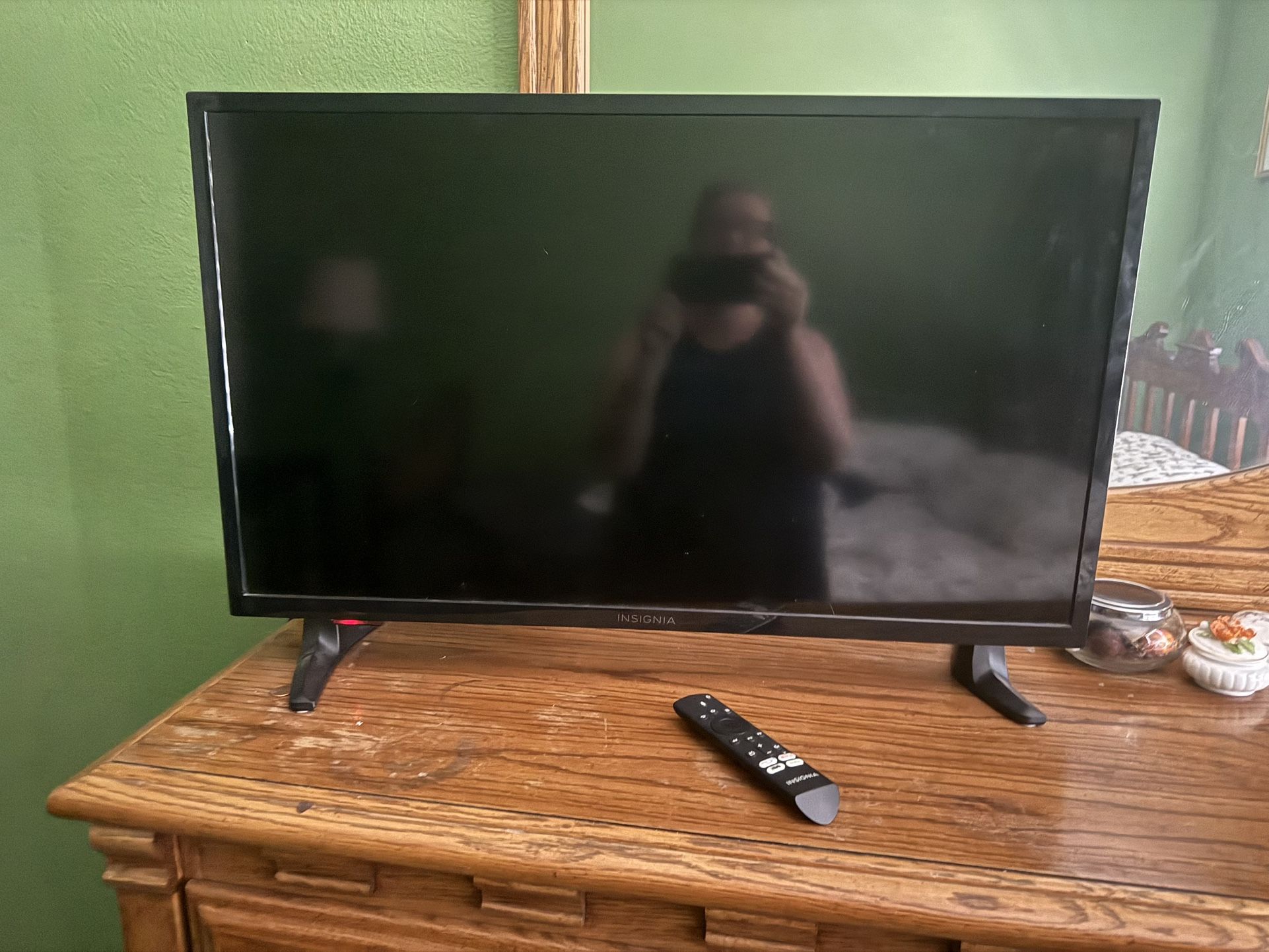 Brand New-Insignia- 32 Inch Tv
