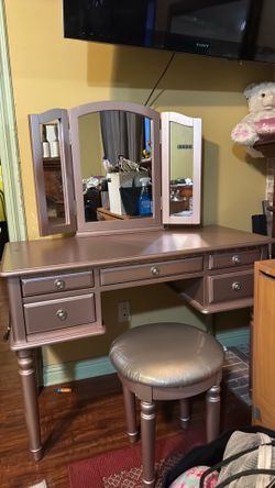 Vanity set gold rose
