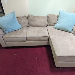 Comfy tan sectional couch