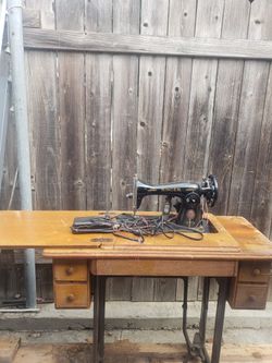 Classic Sawing Machine
