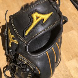 Mizuno Fernando Tatis Jr Glove