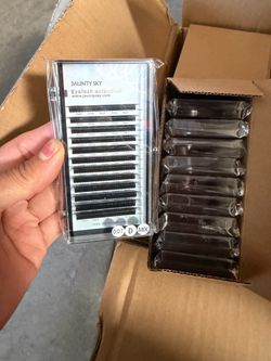 Wholesale! Eyelash Products All products in the post are being sold together.