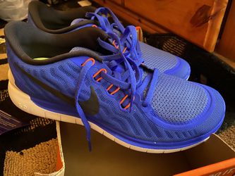 Women Nike Size 9 