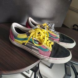 Men's Vans Shoes And Great Condition Size 10 - $12