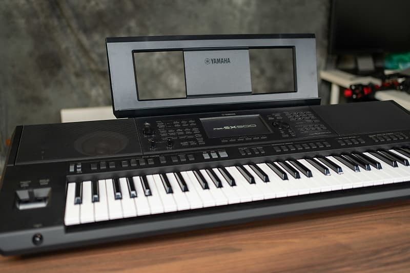 Yamaha PSR-SX900 61-Key Arranger Workstation - Keyboard