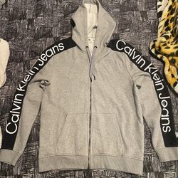 Clothes/Jackets/Sweaters/Shirts