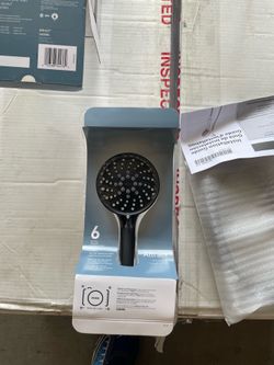 MOEN Attract with Magnetix 6-Spray Single Wall Mount 3.75 in. Handheld Adjustable Shower Head 1.75 GPM in Matte Black