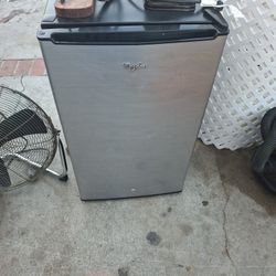 Whirlpool Mini Fridge 