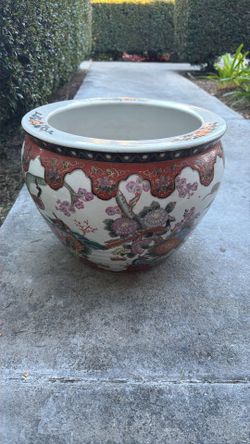 20th Century Large Chinese Famille Rose