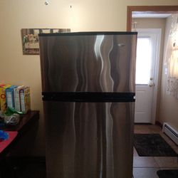 Refrigerator 