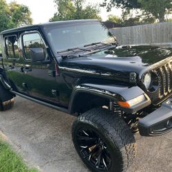 2023 Jeep Gladiator