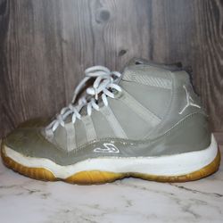 2001 Jordan “Cool Grey” 11s. Size 9.5 Mens