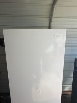Frigidaire Upright Freezer White
