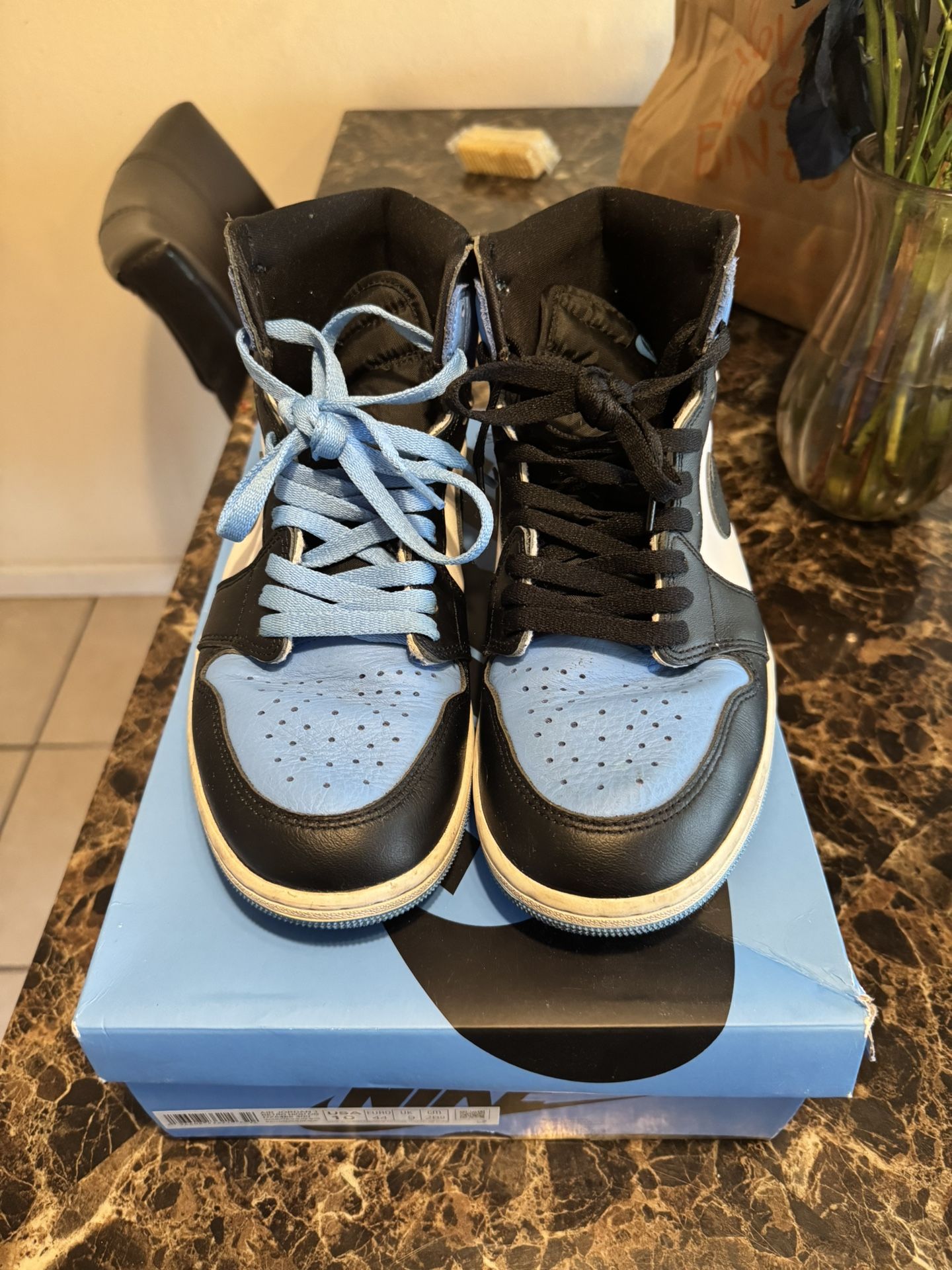Jordan 1 Unc