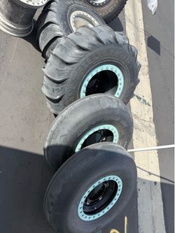 Front and rear paddles
